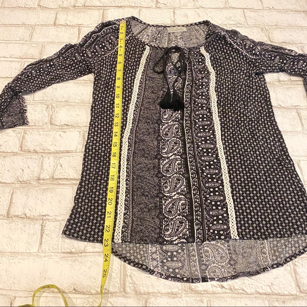 Dress Barn black and white blouse boho print - Picture 8 of 8